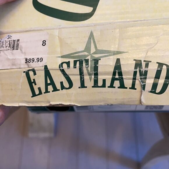 EASTLAND BROWN OILED SUEDE SHOES.  NEW - Picture 10 of 10